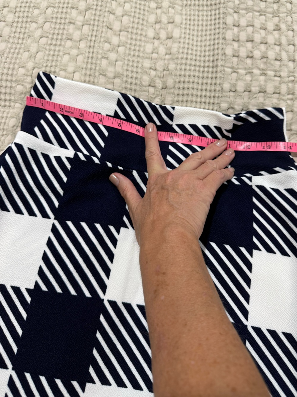 NWT LuLaRoe Cassie Navy Blue & White Checkered Knit Pencil Skirt - Picture 13 of 14